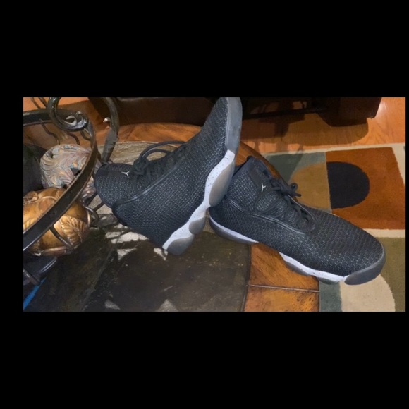 10.5 Jordan Cookies ‘n Cream Futures - Picture 3 of 4